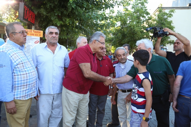 Siyasilerin bayram mesaisi... 26