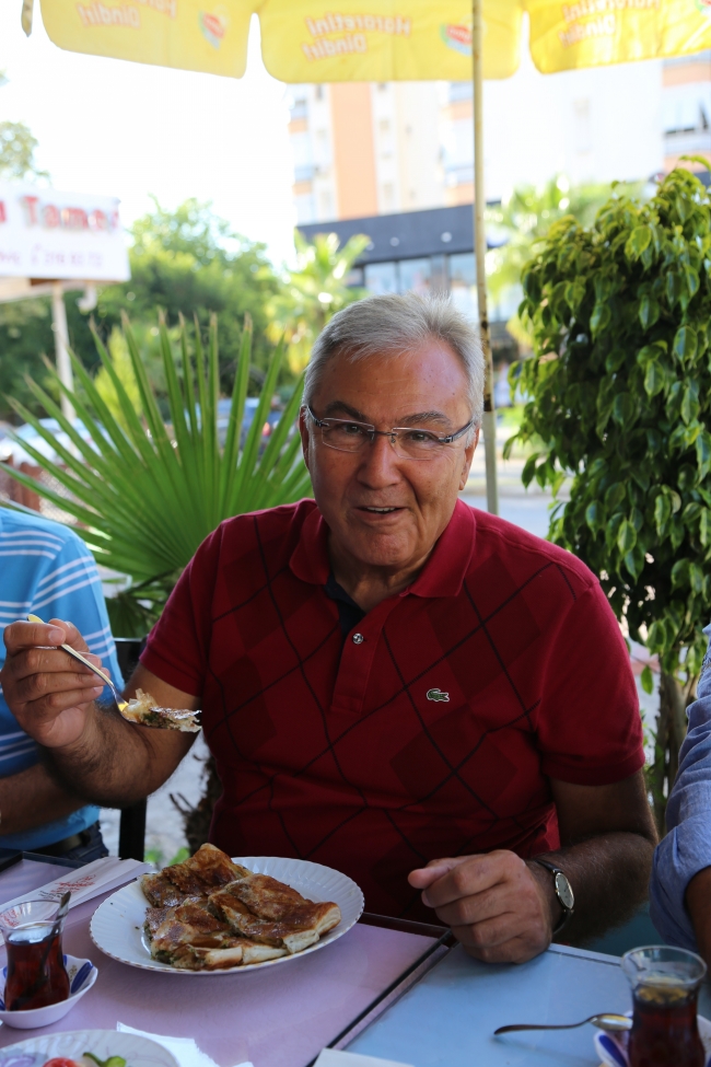 Siyasilerin bayram mesaisi... 27