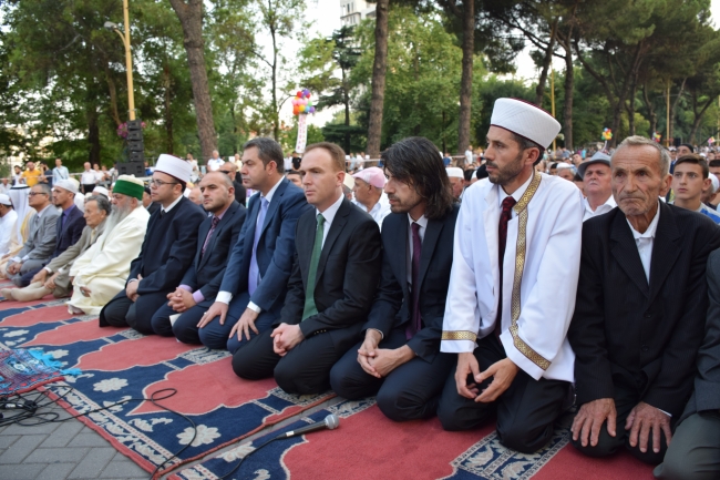 Eller barış için açıldı 15