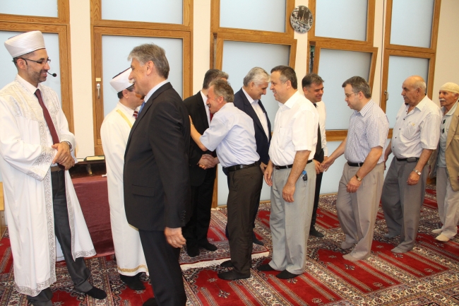 Eller barış için açıldı 22