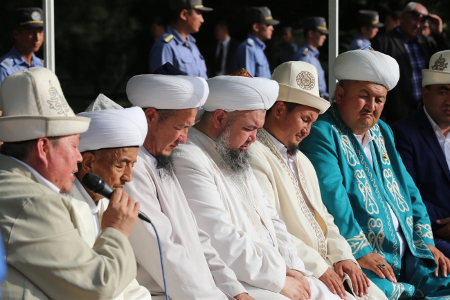 Eller barış için açıldı 35