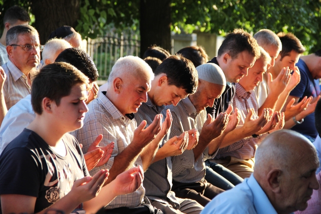 Eller barış için açıldı 12