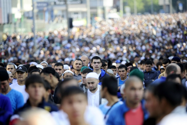 Bayram namazında OHAL manzarası 4