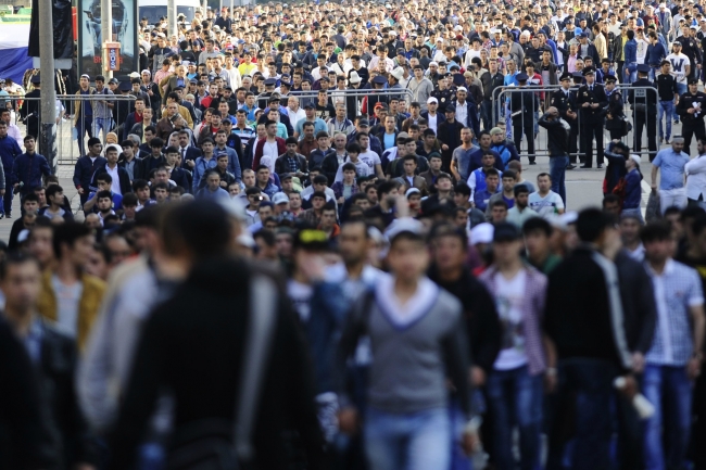 Bayram namazında OHAL manzarası 6