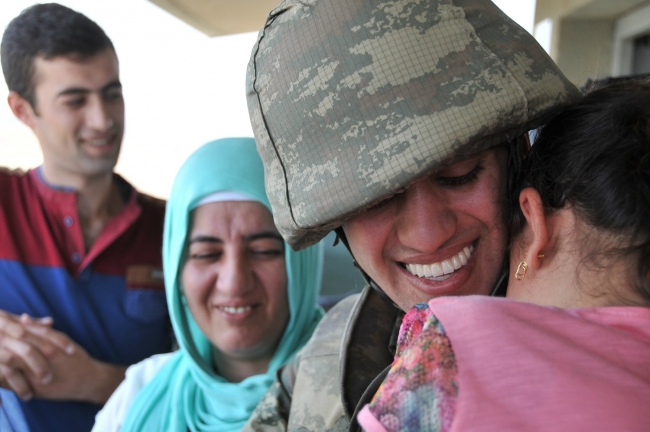 Nöbet kulübesinde ağlatan bayramlaşma 1