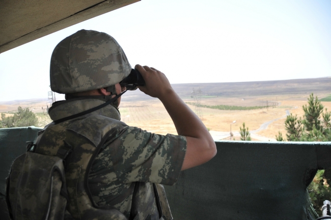 Nöbet kulübesinde ağlatan bayramlaşma 25