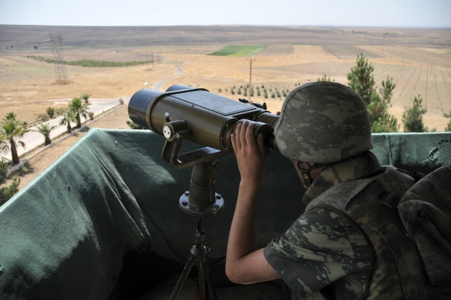 Nöbet kulübesinde ağlatan bayramlaşma 6