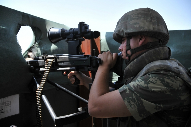 Nöbet kulübesinde ağlatan bayramlaşma 7