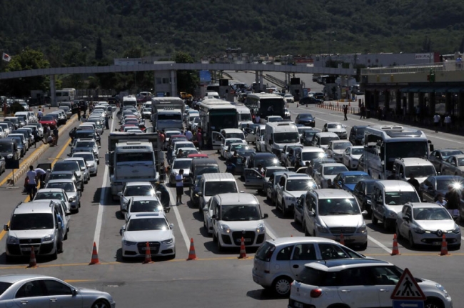 Tatilcilerin dönüş yolculuğu başladı 4