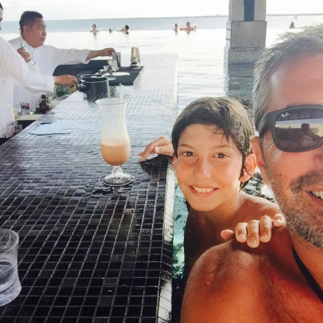 Instagram'da ünlüler: Rihanna'dan yeni parfüm! 8