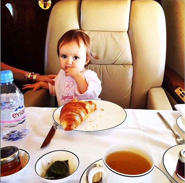 16 aylık bir bebeğin lüks yaşamı! 21