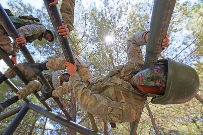 Astsubaylar adaylarının zorlu tatbikatı 6
