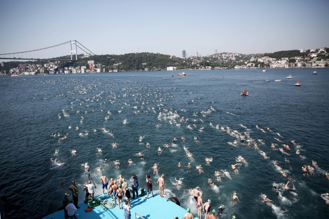 Boğaziçi Yüzme Yarışı'ndan renkli görüntüler 12
