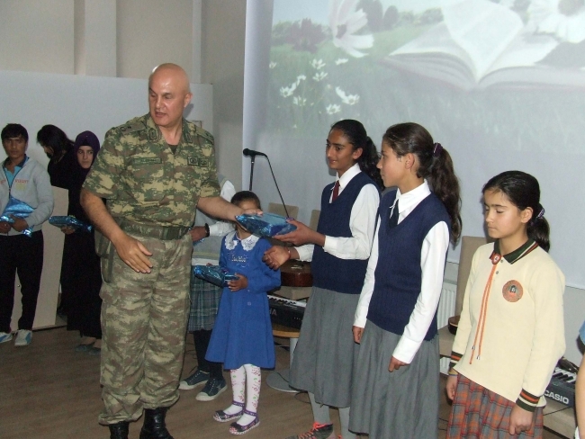 Malazgirt'in 'Gaffar Okkan'ıydı 10