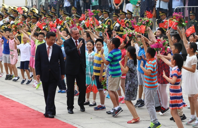 Erdoğan'a Çin'de renkli karşılama 1