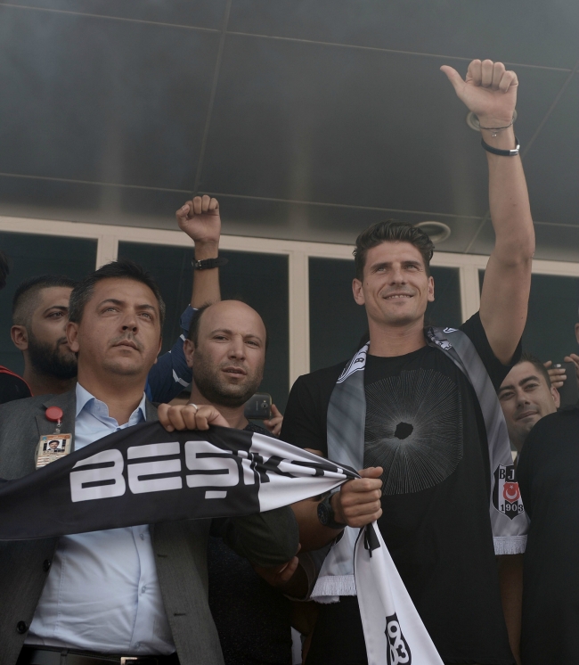Mario Gomez İstanbul'u salladı 17