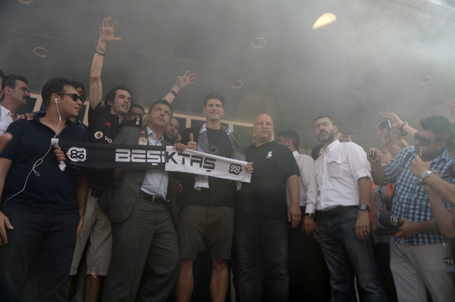 Mario Gomez İstanbul'u salladı 13