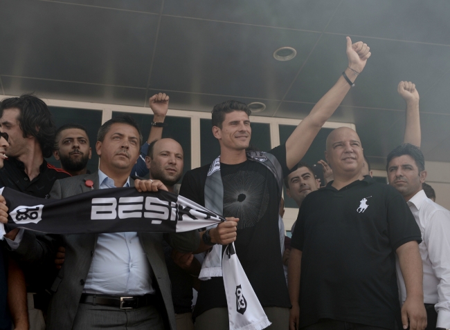 Mario Gomez İstanbul'u salladı 19