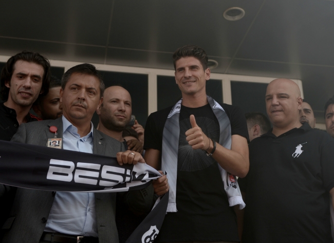 Mario Gomez İstanbul'u salladı 16