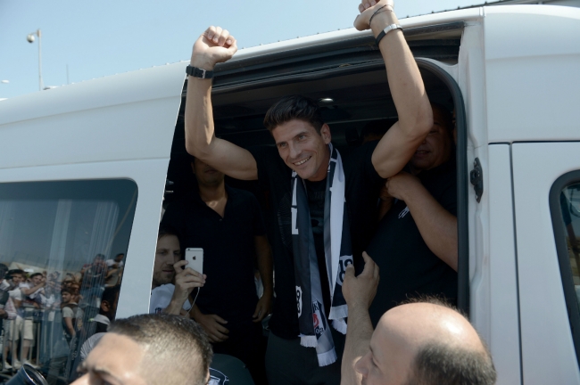 Mario Gomez İstanbul'u salladı 15