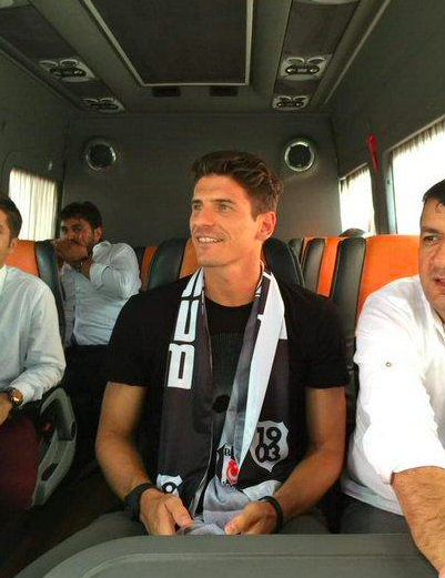 Mario Gomez İstanbul'u salladı 9
