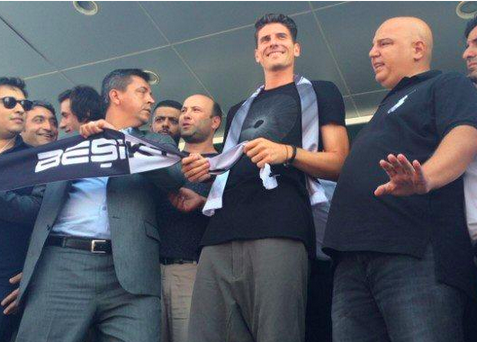 Mario Gomez İstanbul'u salladı 4