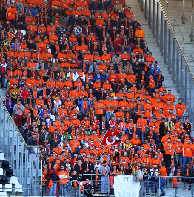 Başakşehir Hollanda'da kayıp 5