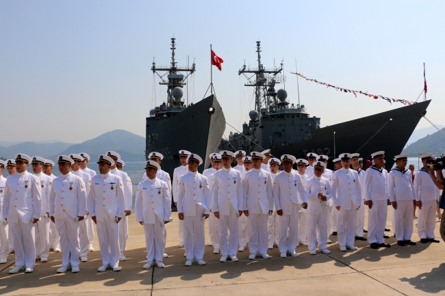 Gediz Fırkateyni'nin 122 günlük 'tarihi' yolculuğu sona erdi 12