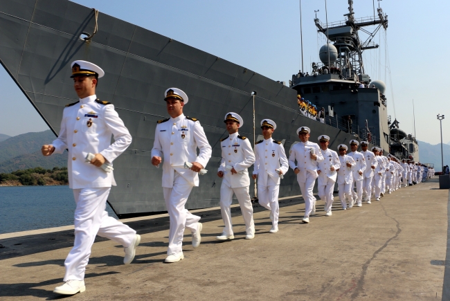 Gediz Fırkateyni'nin 122 günlük 'tarihi' yolculuğu sona erdi 20