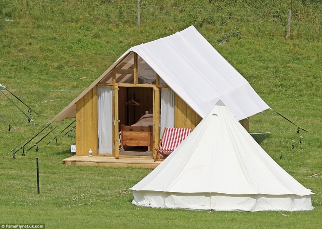 Guy Ritchie ve Jacqui Ainsley evlendi 7