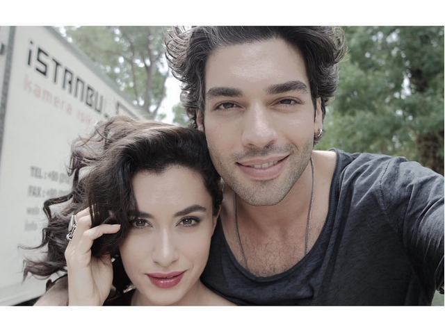 Instagram'da ünlüler: Düğünümüz var! 6