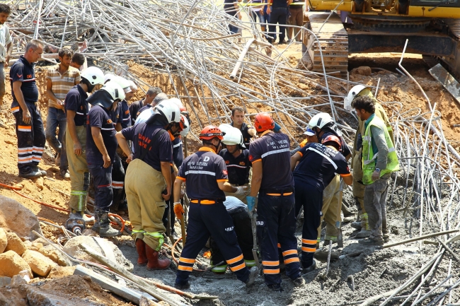 İzmir'deki kazada 3 işçinin cesedine ulaşıldı 4