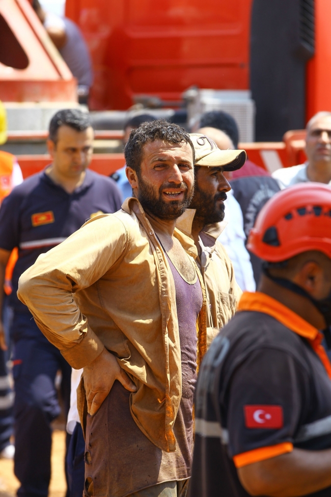 İzmir'deki kazada 3 işçinin cesedine ulaşıldı 7