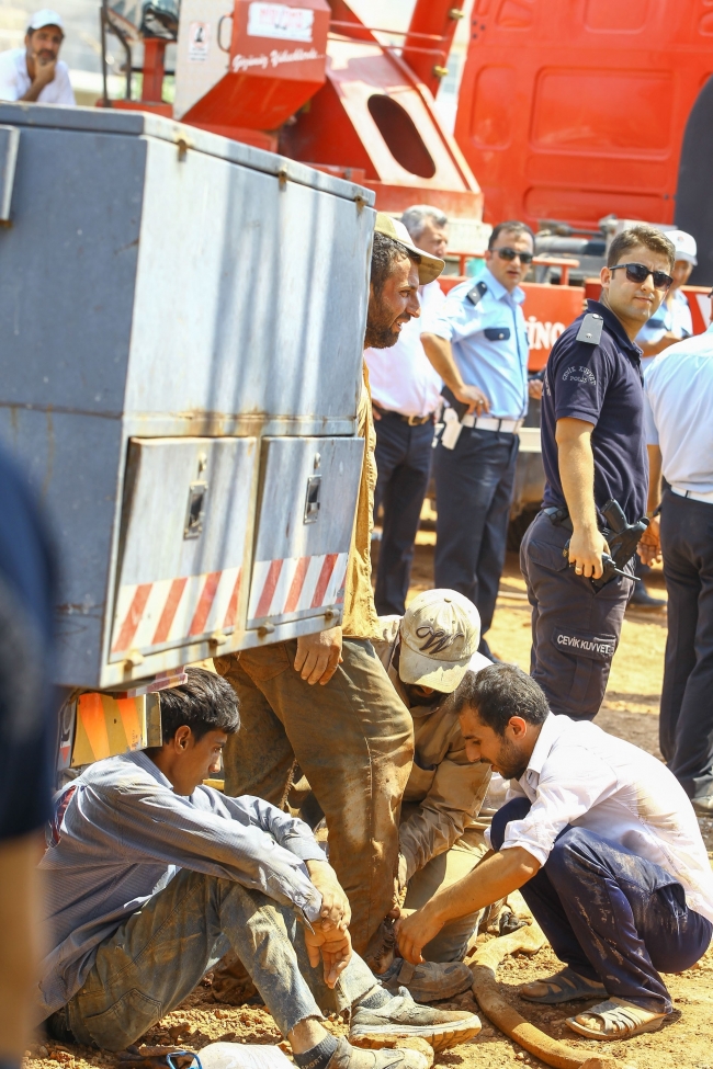 İzmir'deki kazada 3 işçinin cesedine ulaşıldı 9