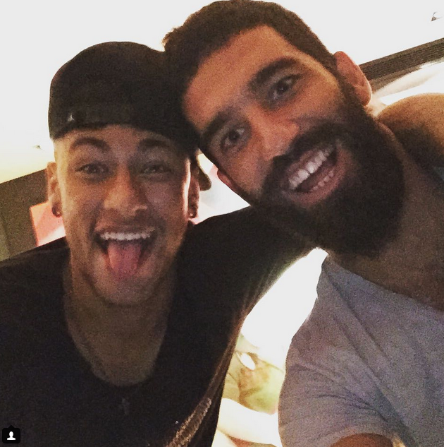 Instagram'da ünlüler: Neymar kardeşim... 3