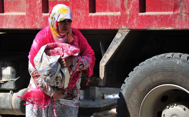 Bursa'da bir evden 10 kamyon çöp çıktı 9