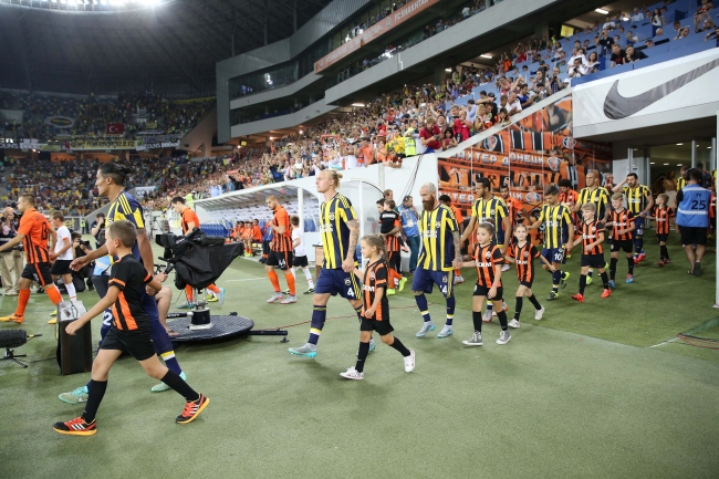 Fenerbahçe Ukrayna'da dağıldı 9