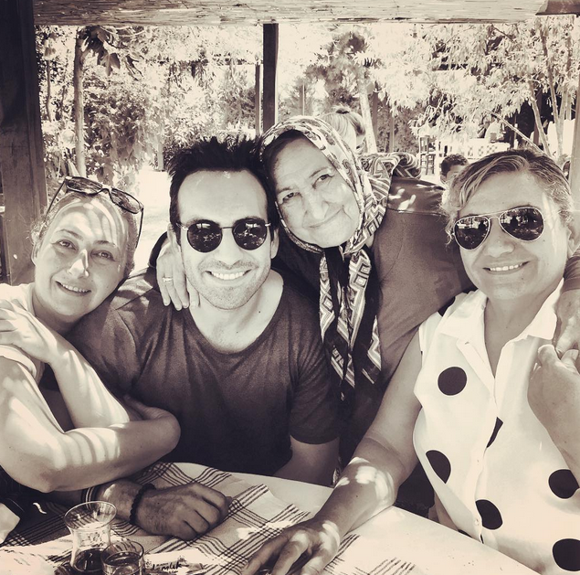 Instagram'da ünlüler: Arda Turan 'FIFA 16'nın kapağında 10