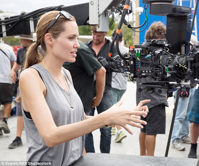 Angelina Jolie Brad Pitt ile dövüş sahnelerinde zorlandığını itiraf etti 2