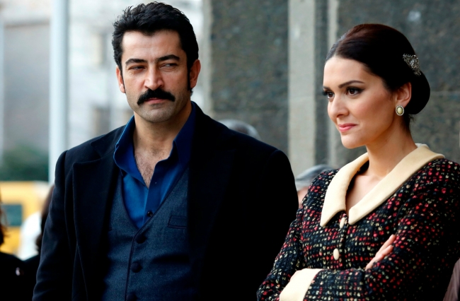 Bergüzar Korel dizi setlerini bırakıyor 8