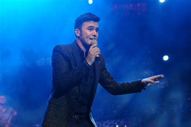 Mustafa Ceceli dans performansıyla sevenlerini şaşırttı 5