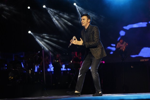 Mustafa Ceceli dans performansıyla sevenlerini şaşırttı 3