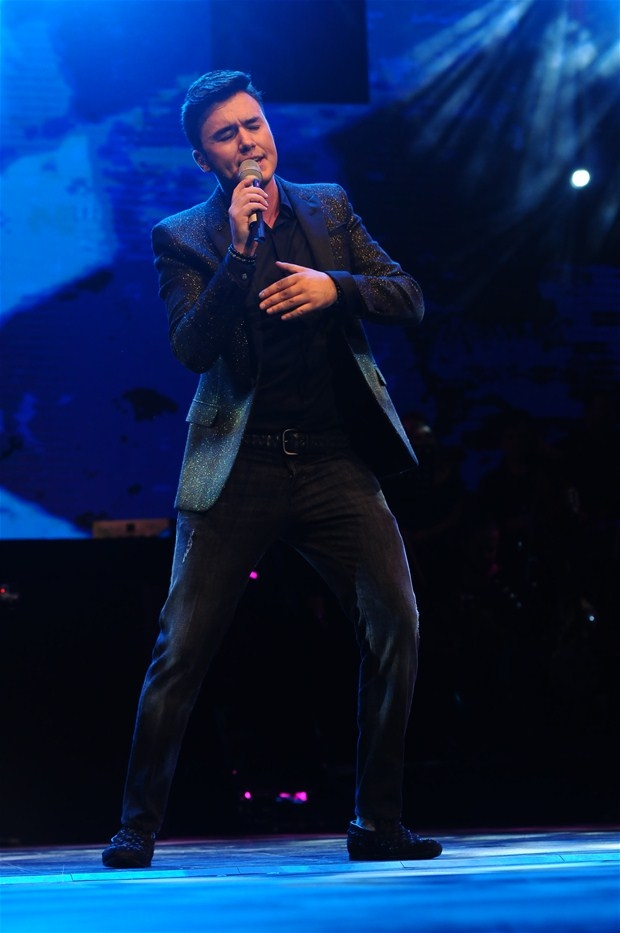 Mustafa Ceceli dans performansıyla sevenlerini şaşırttı 4