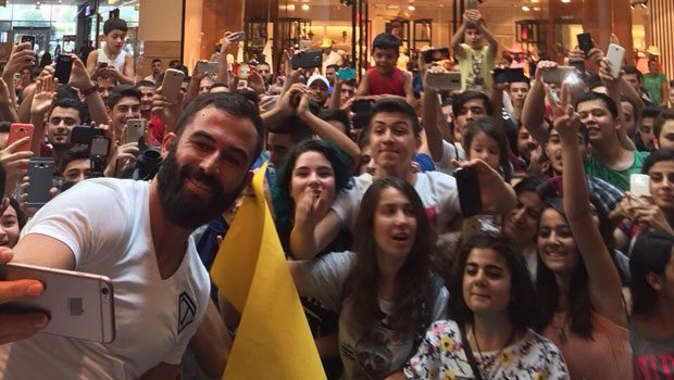 Turabi izdiham yarattı 3