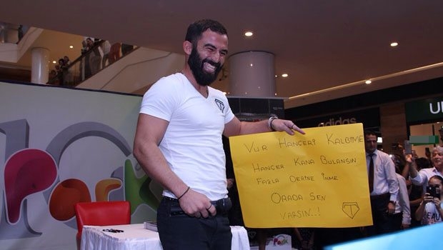 Turabi izdiham yarattı 4