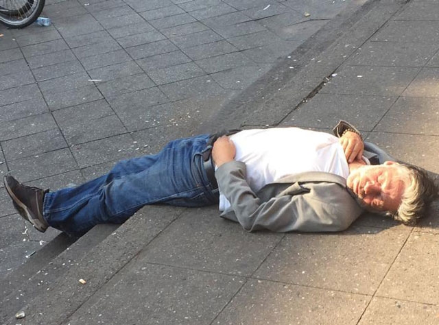 Birol Ünel sokaklarda yaşıyor! 2