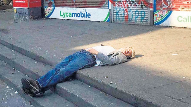 Birol Ünel sokaklarda yaşıyor! 3