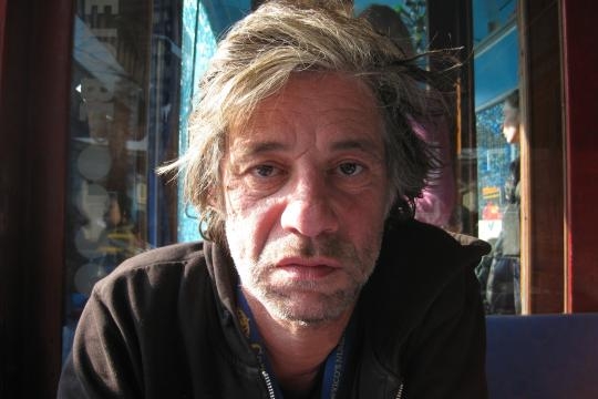 Birol Ünel sokaklarda yaşıyor! 4