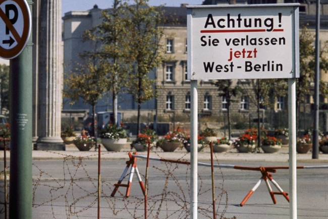 Berlin Duvarı'nın kuruluşunun 54'üncü yıldönümü 7