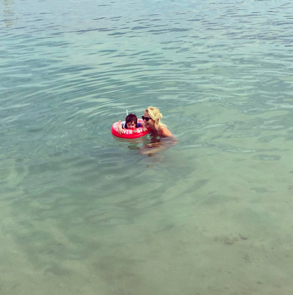 Instagram'da ünlüler: Nouma'dan asker selamı 11